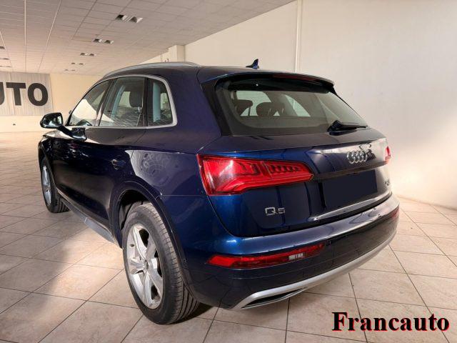 AUDI Q5 40 TDI quattro S tronic Business Design