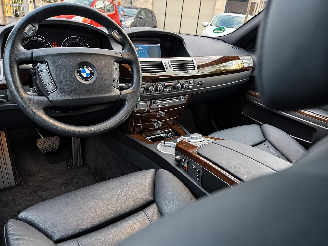 BMW 740I V8 BENZINA STUPENDAAAA