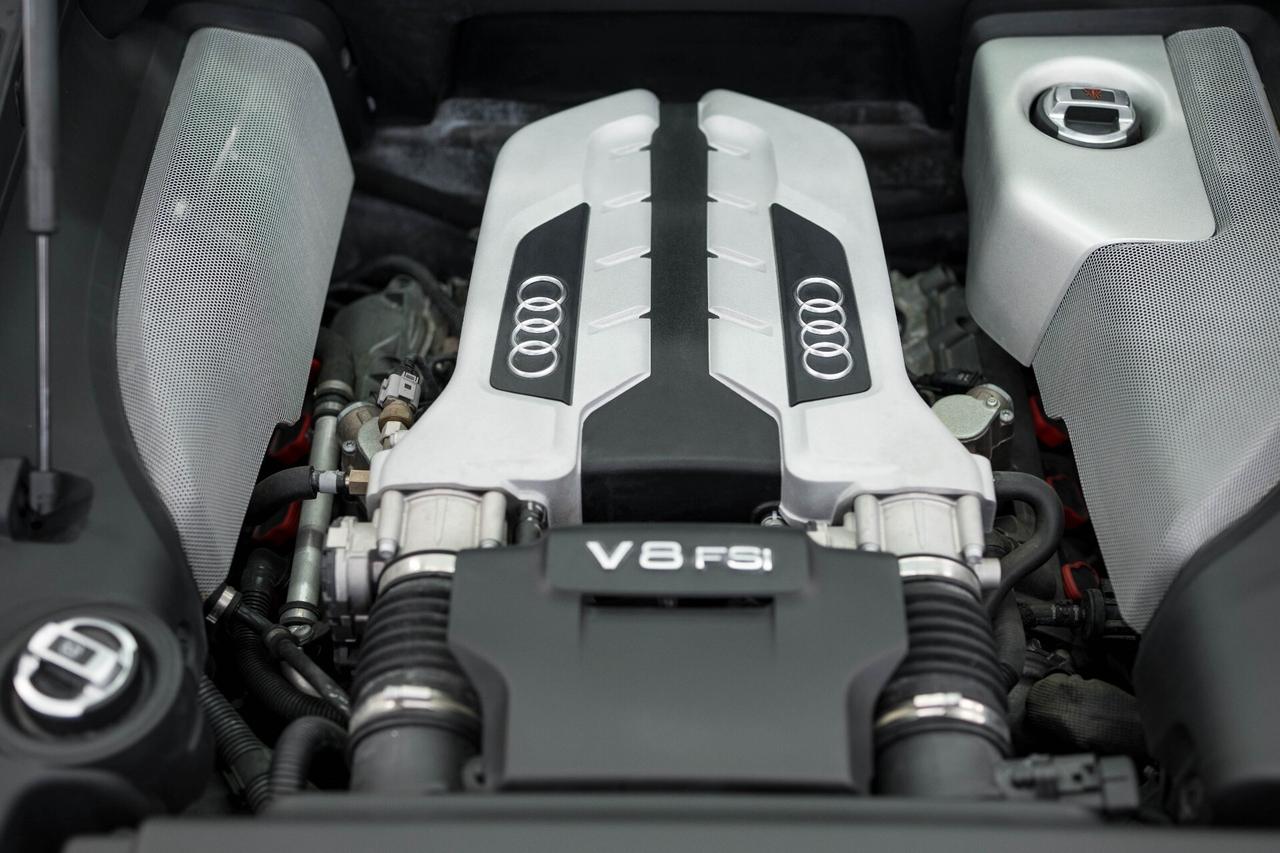 Audi R8 4.2 V8 FSI quattro R tronic IVA ESPOSTA