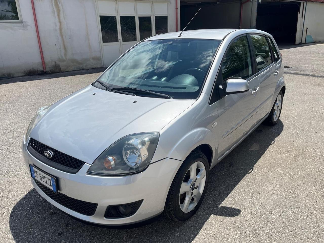 Ford fiesta 5 P-1.4 tdci- km 90000-2007