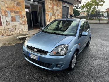 Ford Fiesta 1.4 80cv GPL Automatica - NEOPATENTATI