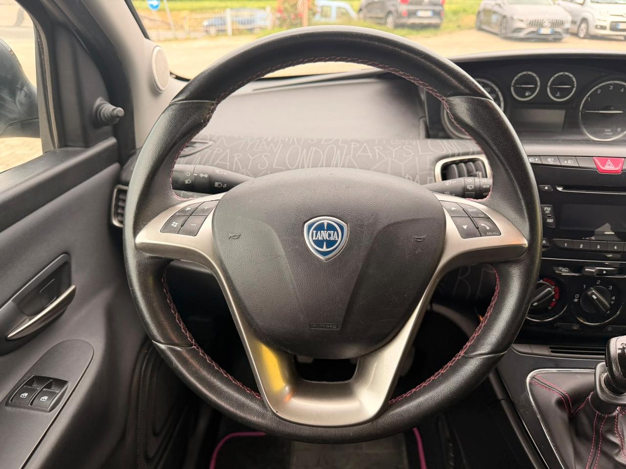 Lancia Ypsilon 1.2 69 CV 5 porte Platinum