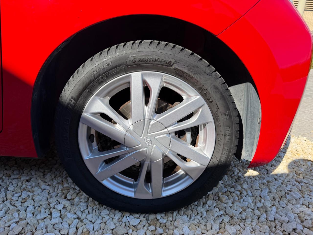 Toyota Aygo 1.0 VVT-i 69 CV 5 porte x-wave