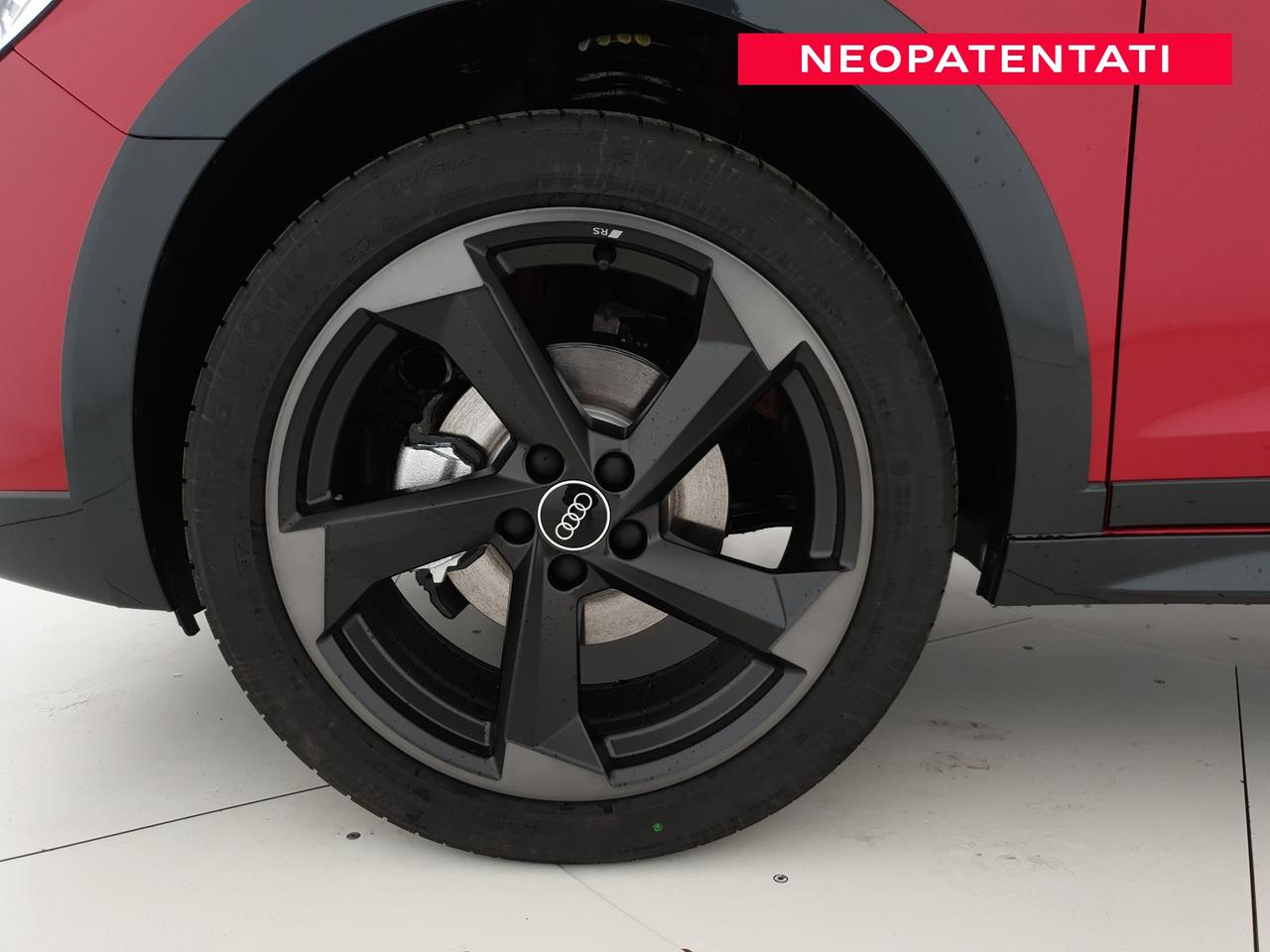 Allstreet 30TFSI 116CV S tronic Identity Contrast