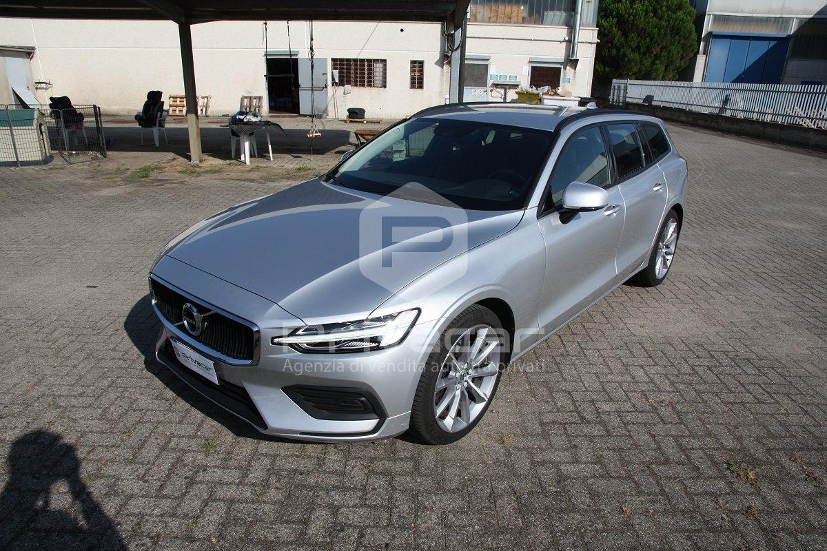 VOLVO V60 B4 (d) Geartronic Momentum Business Pro