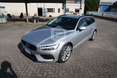 VOLVO V60 B4 (d) Geartronic Momentum Business Pro