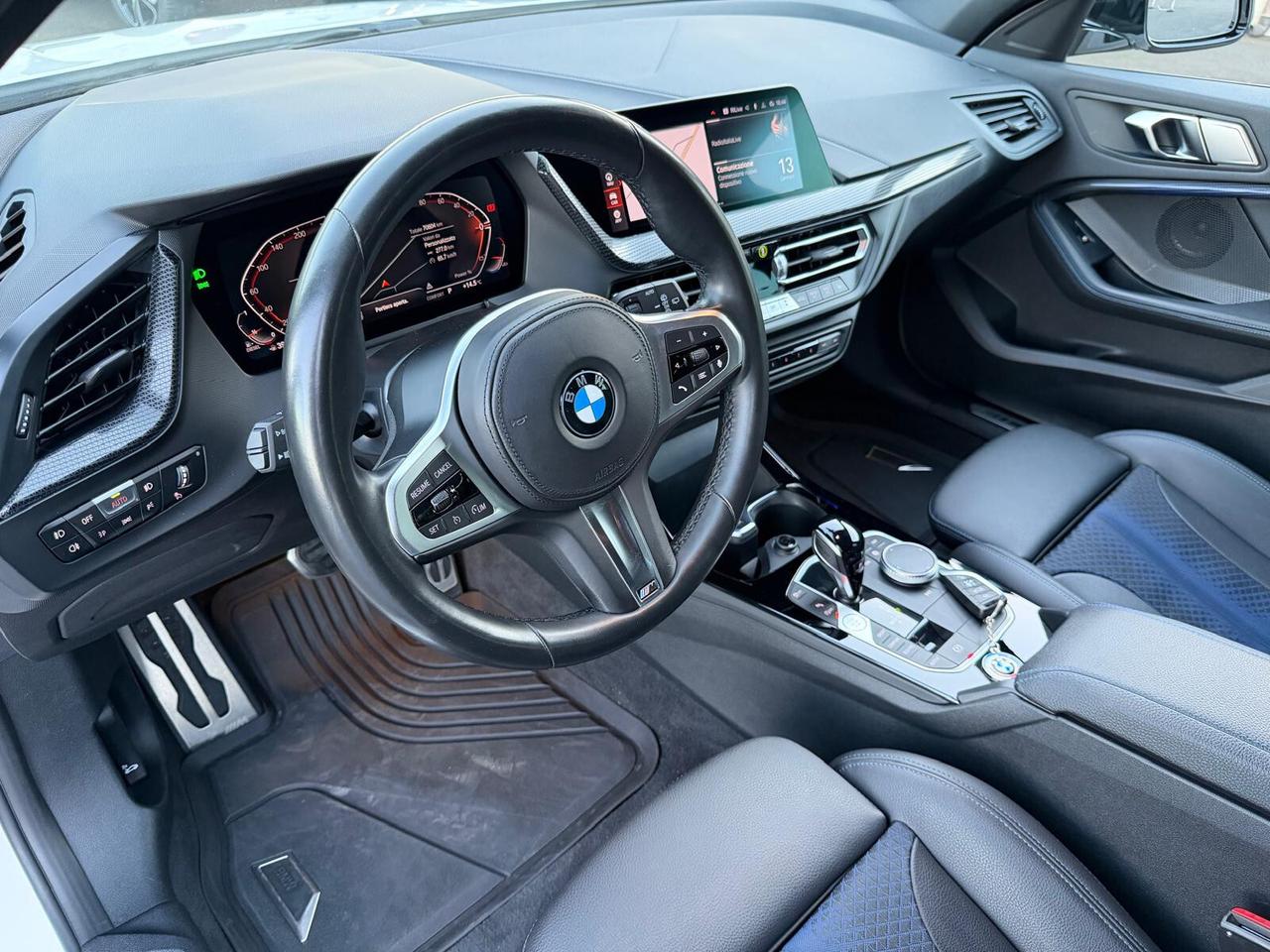 Bmw 118 118d 5p. Msport