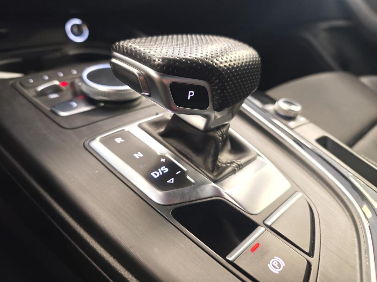 Audi A4 Avant 40 TDI S tronic line edition