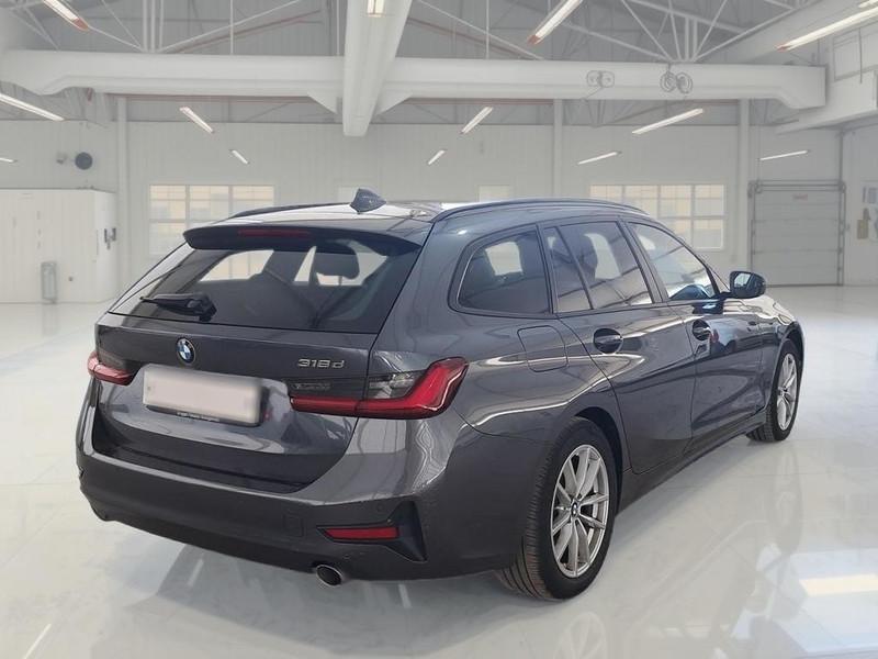 BMW 318 48V Business Advantage Touring auto