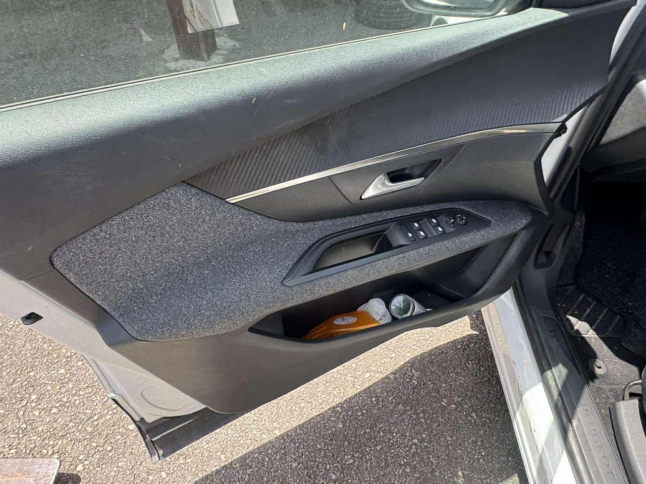 Peugeot 3008 BlueHDi 130 S&S EAT8 Active Pack-2021