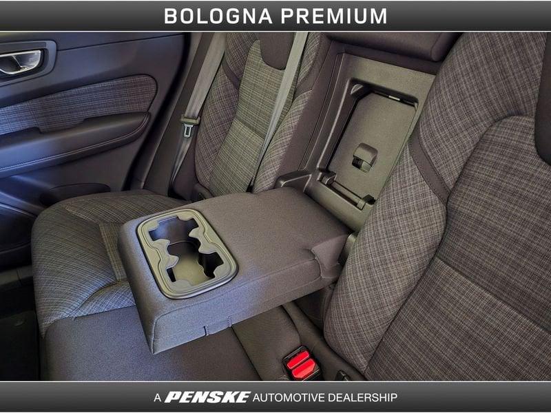 Volvo XC60 B4 (d) AWD automatico Core
