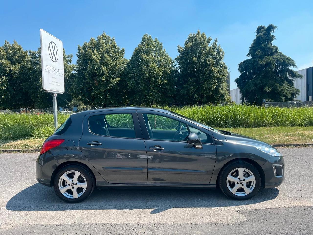 Peugeot 308 1.6 8V e-HDi 112CV
