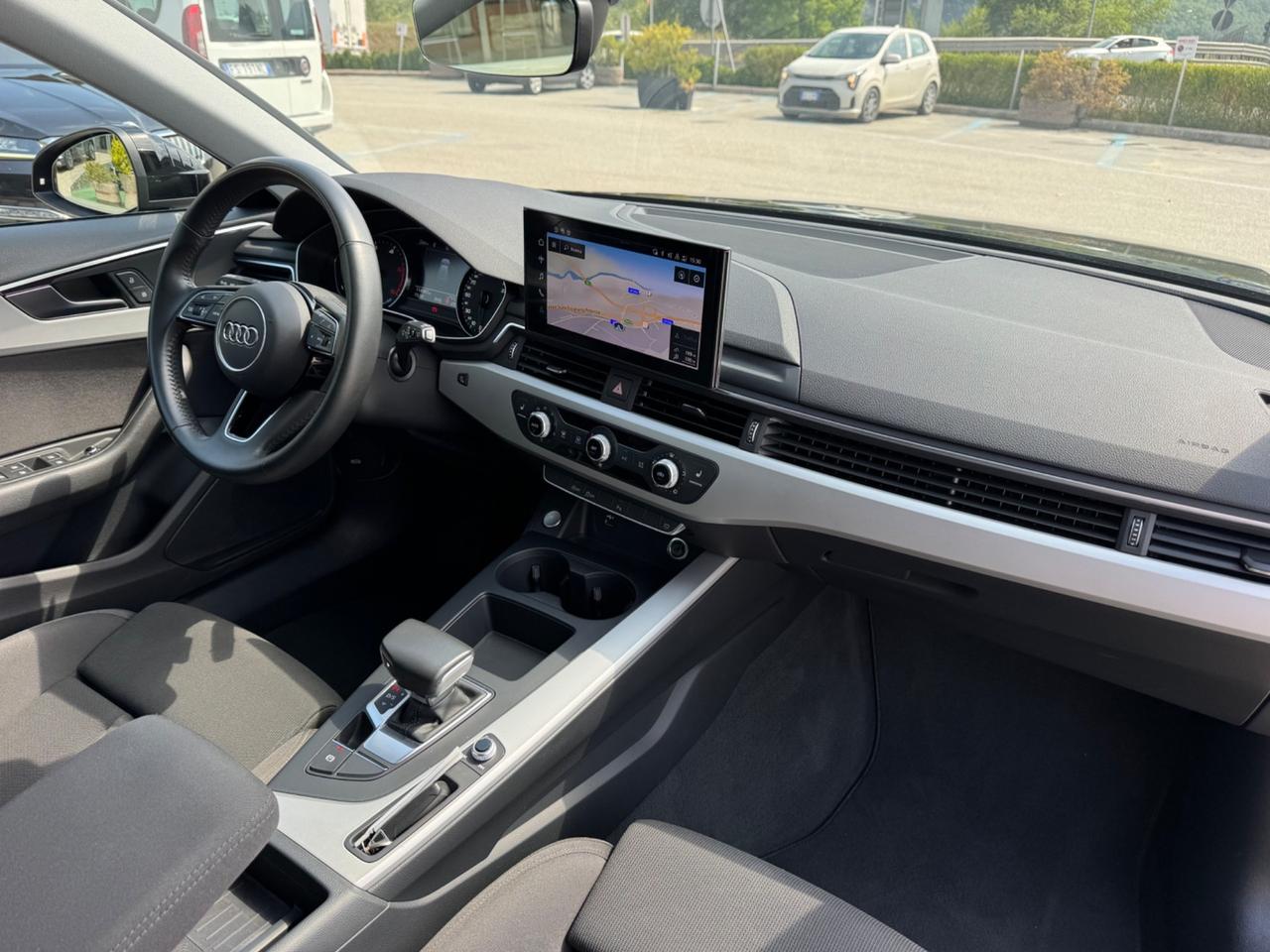 Audi A4 Avant 30 TDI/136 CV S tronic Business Advanced