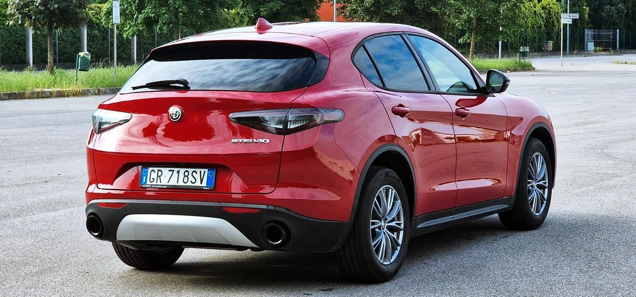 Alfa Romeo Stelvio 2.2 Turbodiesel 160 CV AT8 RWD Super