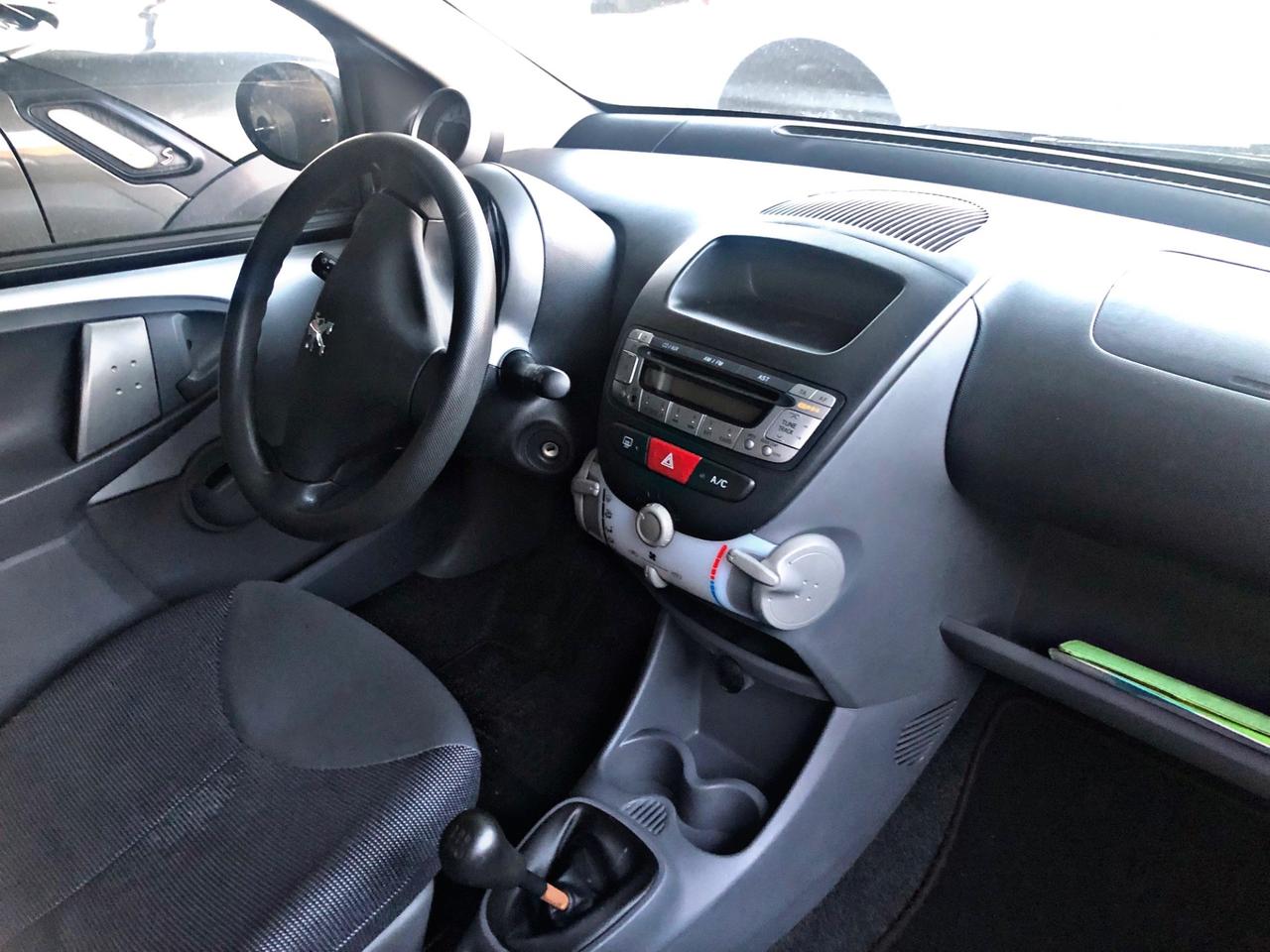 Peugeot 107 1.0 68CV 5 Porte 09