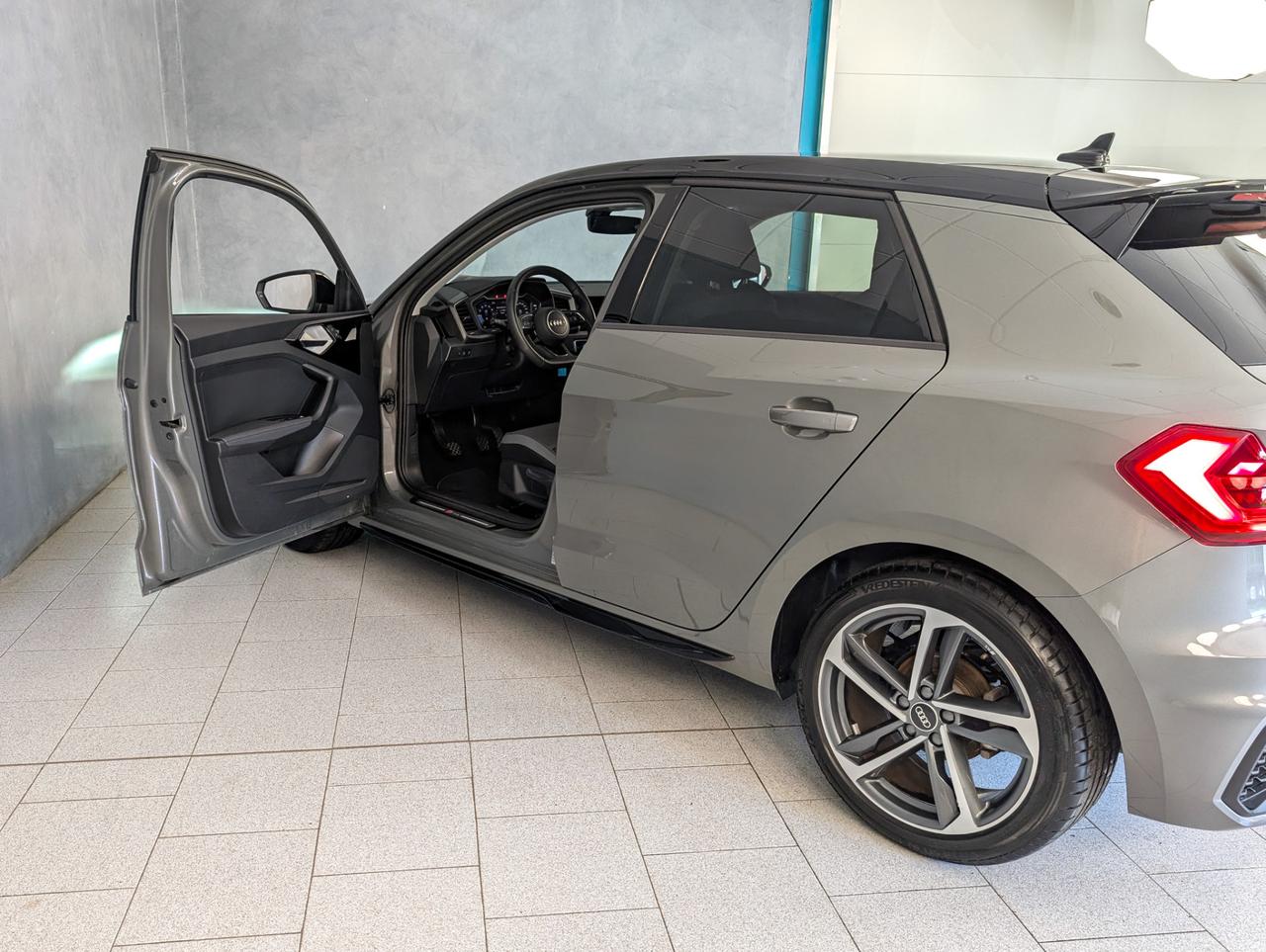 Audi A1 30 TFSI 116cv Adrenalin Black Edition S line