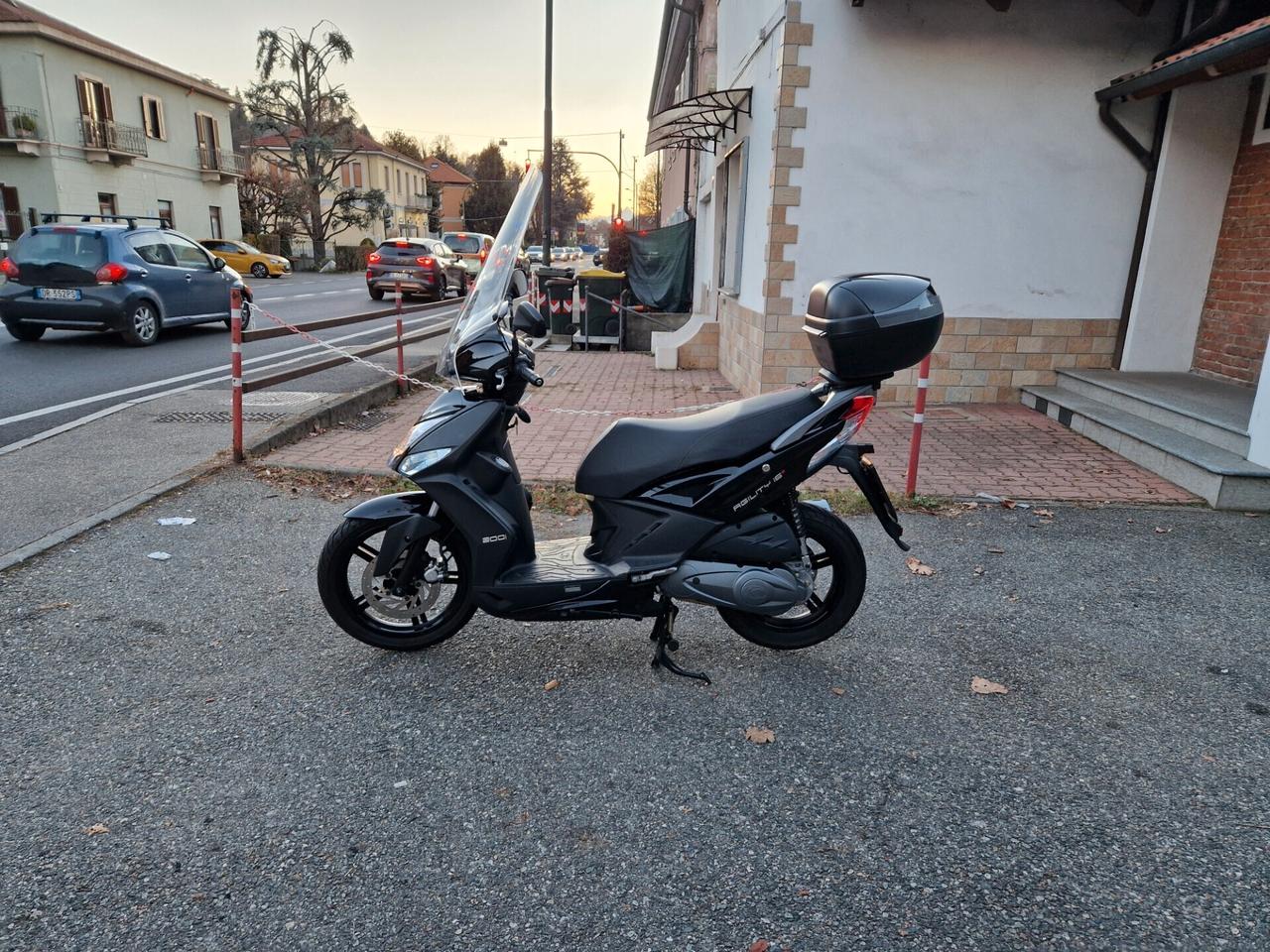 Kymco Agility 200i "SOLO 6.500 km" Parabrezza, Bauletto