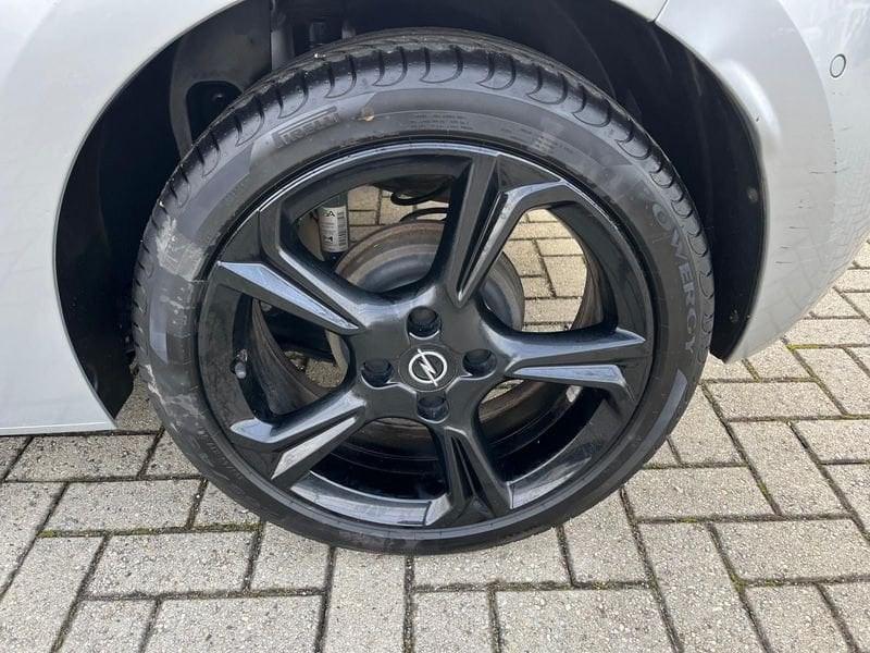 Opel Corsa 1.2 Design & Tech