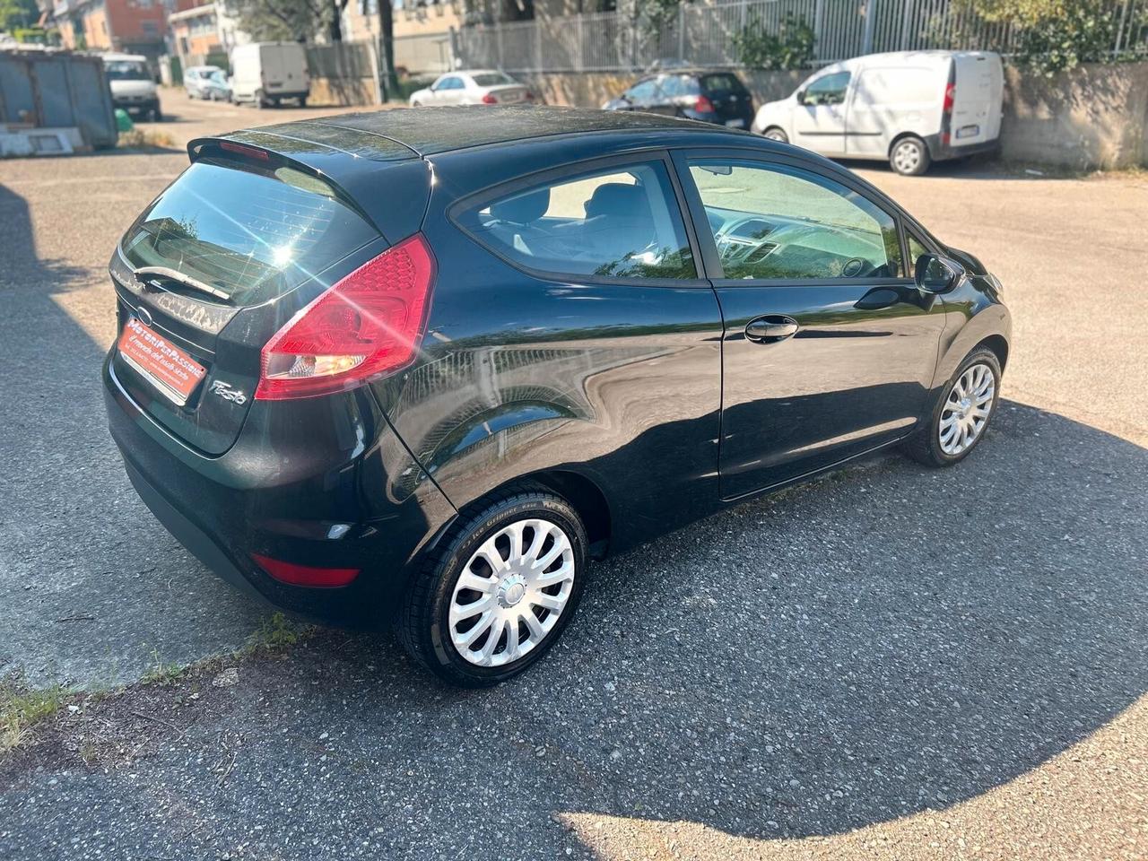 Ford Fiesta+ 1.4 TDCi 68CV 3 porte NEOPATENTATI