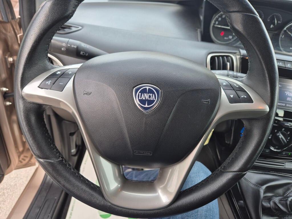 Lancia Ypsilon 1.0 FireFly 5 porte Hybrid Ecochic