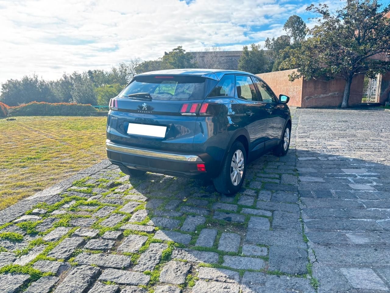 Peugeot 3008 BlueHDi 130 S&S EAT8 Active Pack