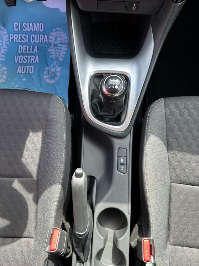 TOYOTA Yaris 1.0 5 porte