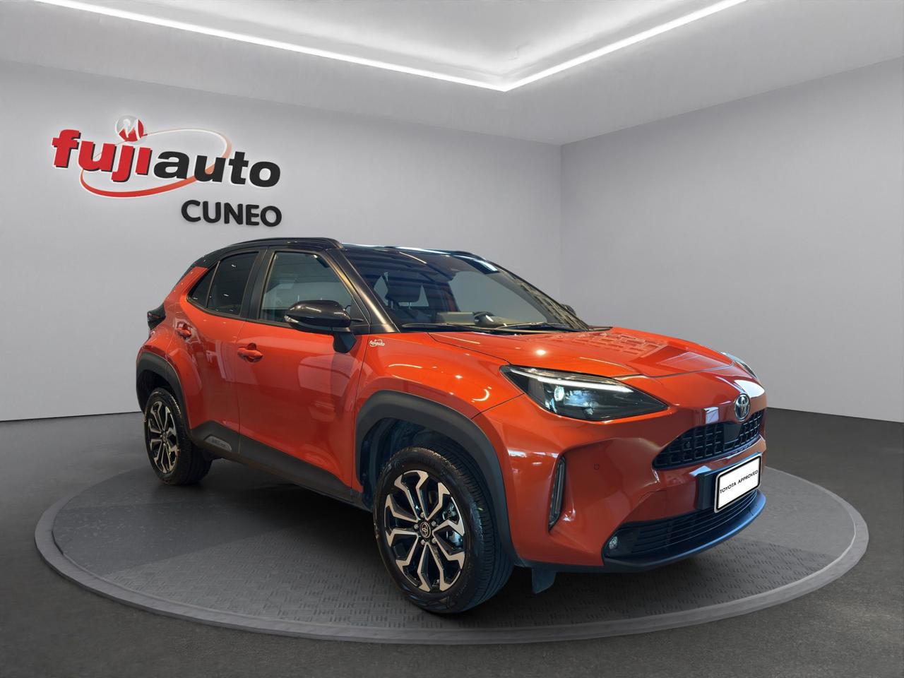 Toyota Yaris Cross 1.5h Orange Edition fwd 116cv
