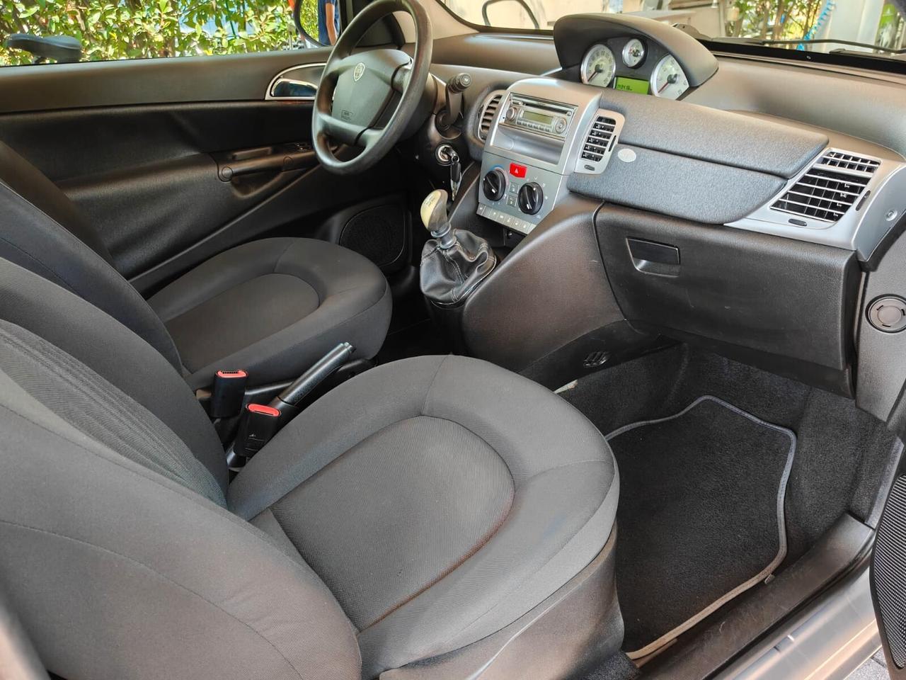 Lancia Ypsilon