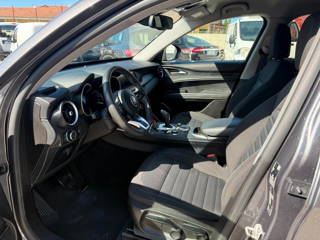 Alfa Romeo Stelvio 2.2 Turbodiesel 160 CV AT8 RWD Business
