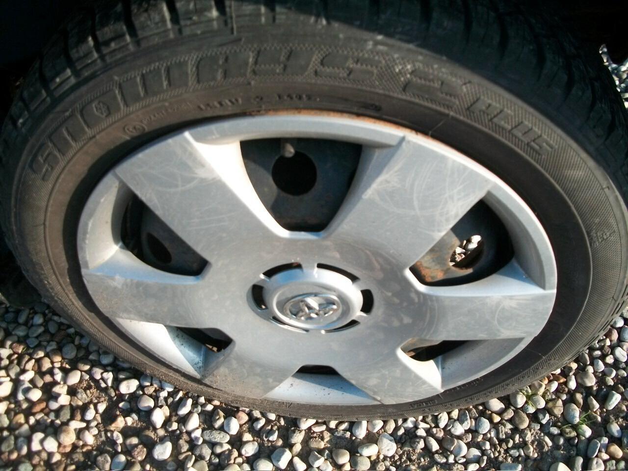 Toyota Aygo 1.0 12V VVT-i 5 porte Sol CC 998 BENZINA SI NUOVI PATENTATI GARANZIA UN ANNO KM 122500 COME NUO