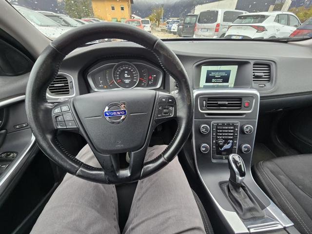 VOLVO V60 D4 AWD Geartronic Kinetic