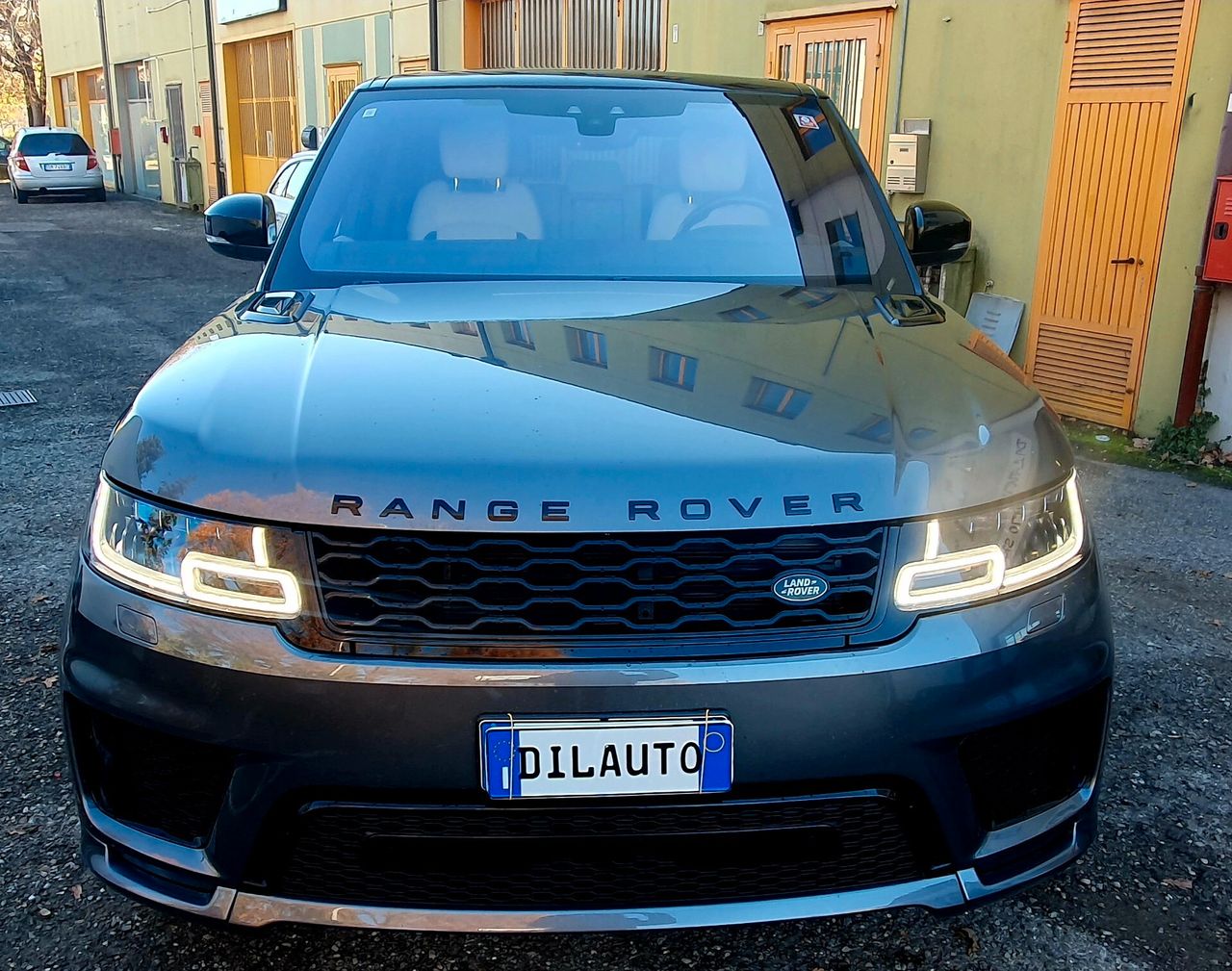 Land Rover Range Rover Sport 2018 photo 2