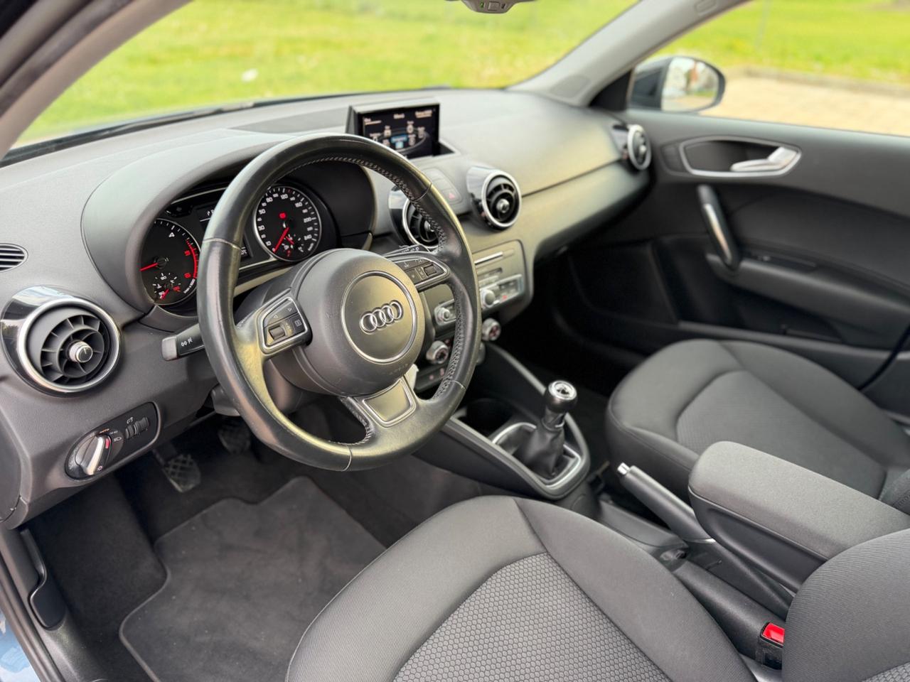 Audi A1 1.6 TDI 116 CV s line