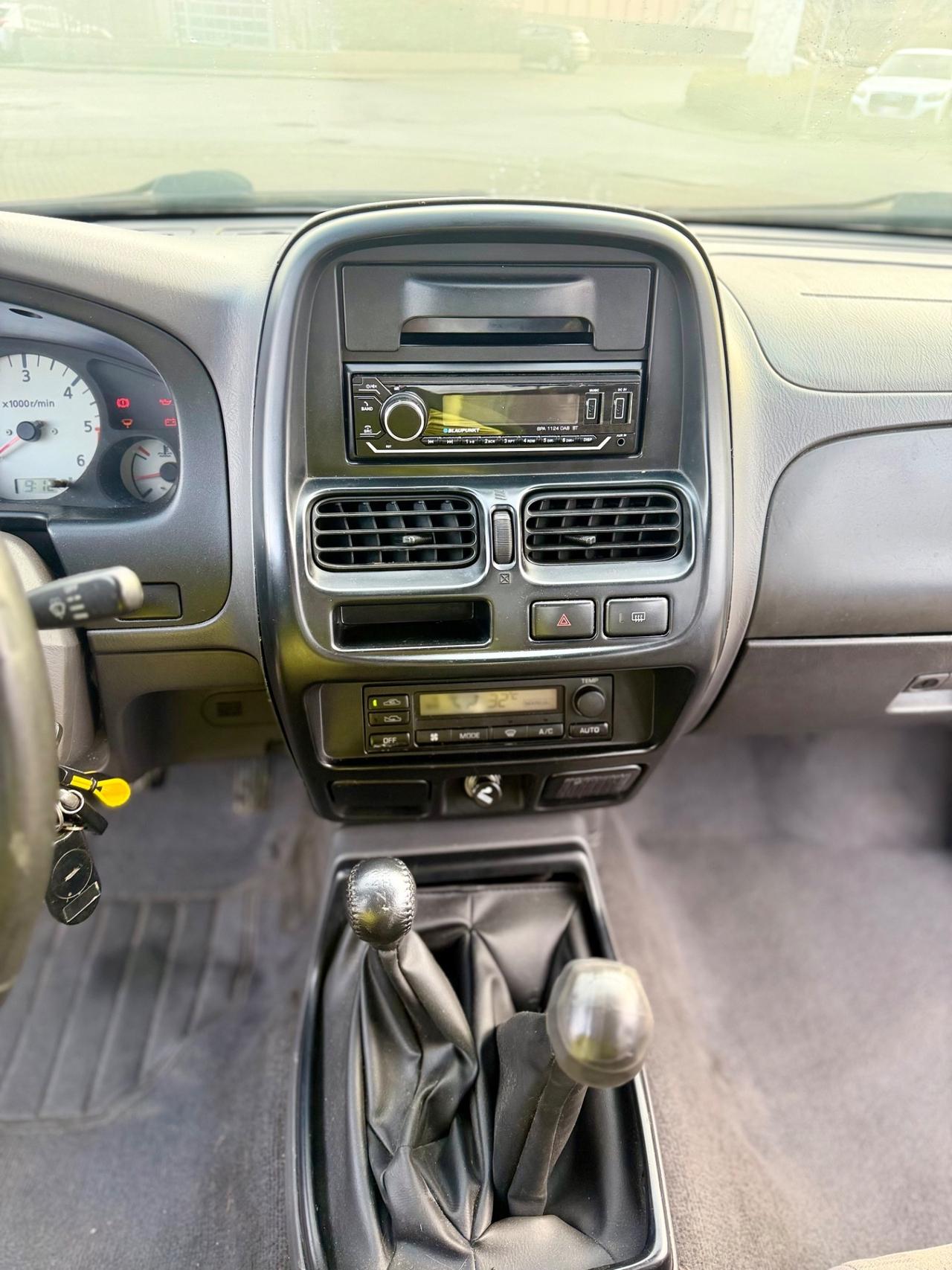 Nissan navara d22 pick up motore a ingranaggi