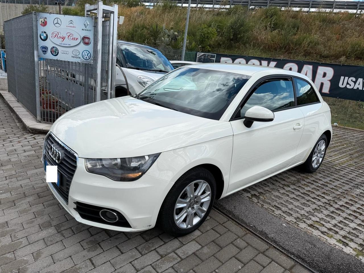 Audi A1 1.6 TDI 90cv Ambition-2011