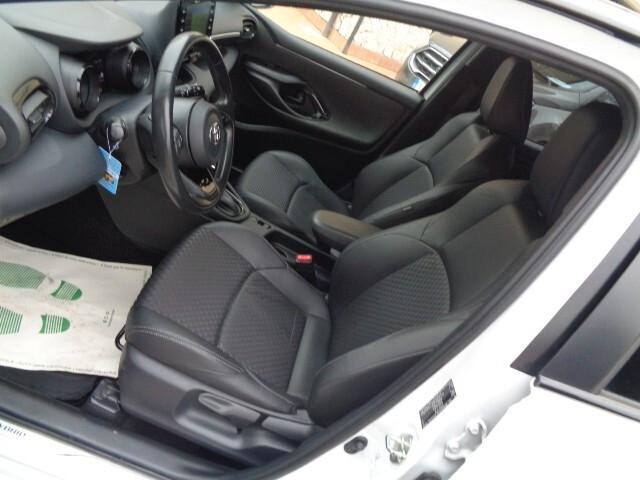 Toyota Yaris 1.5 Hybrid 5 porte Style BIANCO PERLATO TETTO NERO NAVIGAZIONE