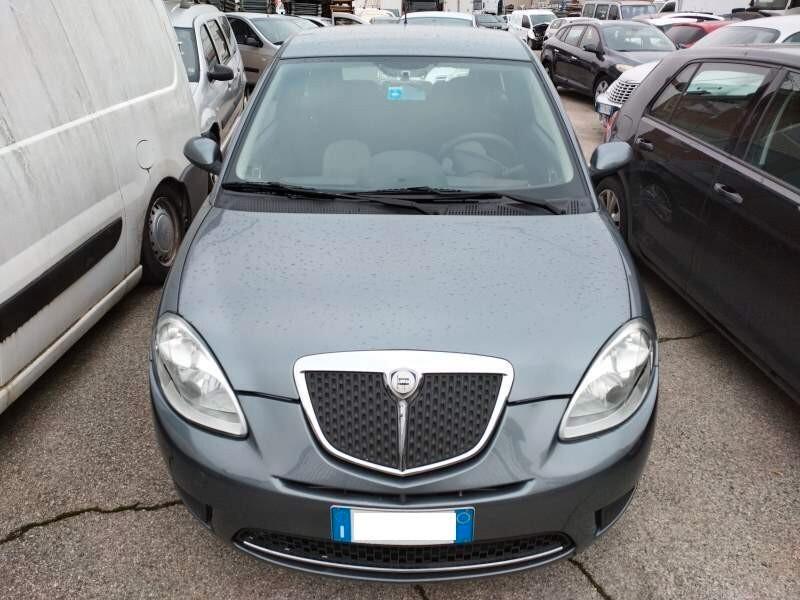 Lancia Ypsilon 1.4 Oro Giallo