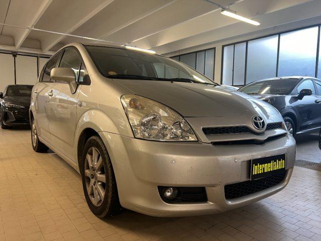 TOYOTA Corolla Verso 2.2 16V D-4D DPF