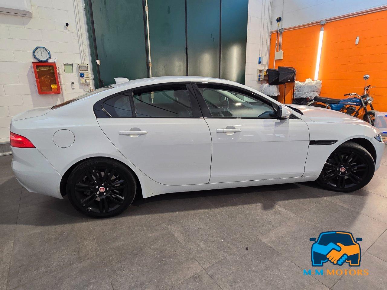 Jaguar XE Berlina XE 2.0d Prestige awd 180cv auto