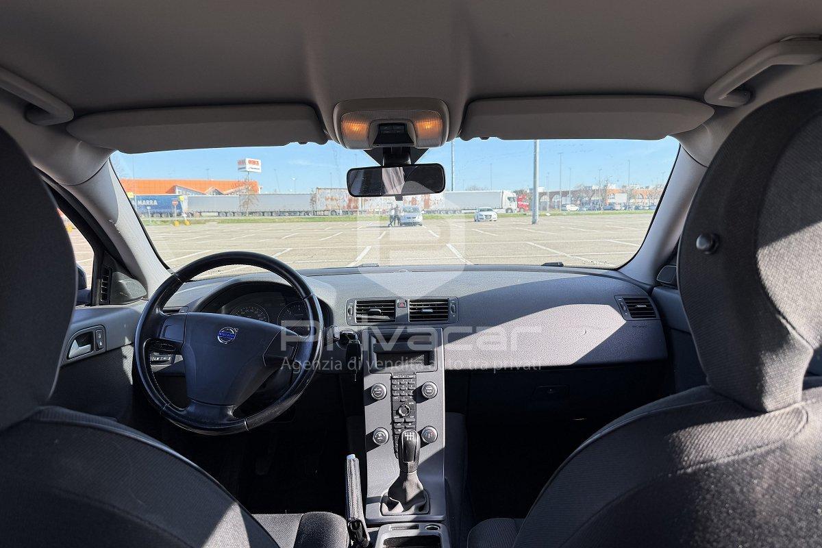 VOLVO V50 D2 POLAR