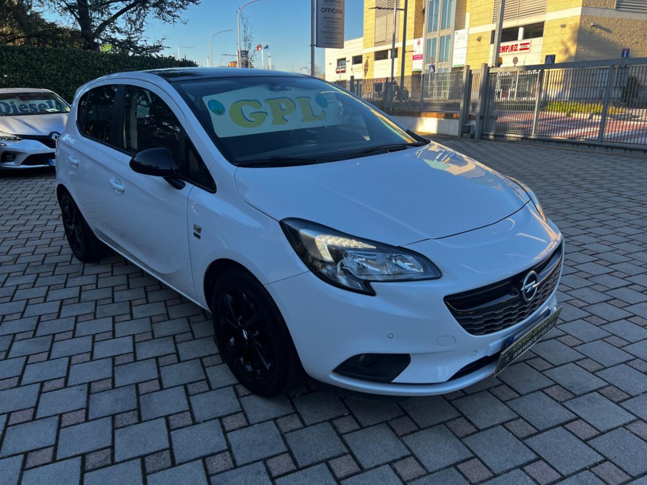 Opel Corsa 1.4 90CV GPL bi-color Black Edition