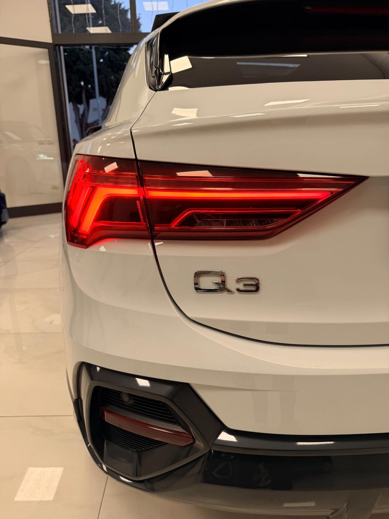 Audi Q3 SPB 40 TDI quattro S tronic 190 C.V CON TETTO APRIBILE,VIRTUAL COCKPIT,APPLE CARPLAY,TELECAMERA