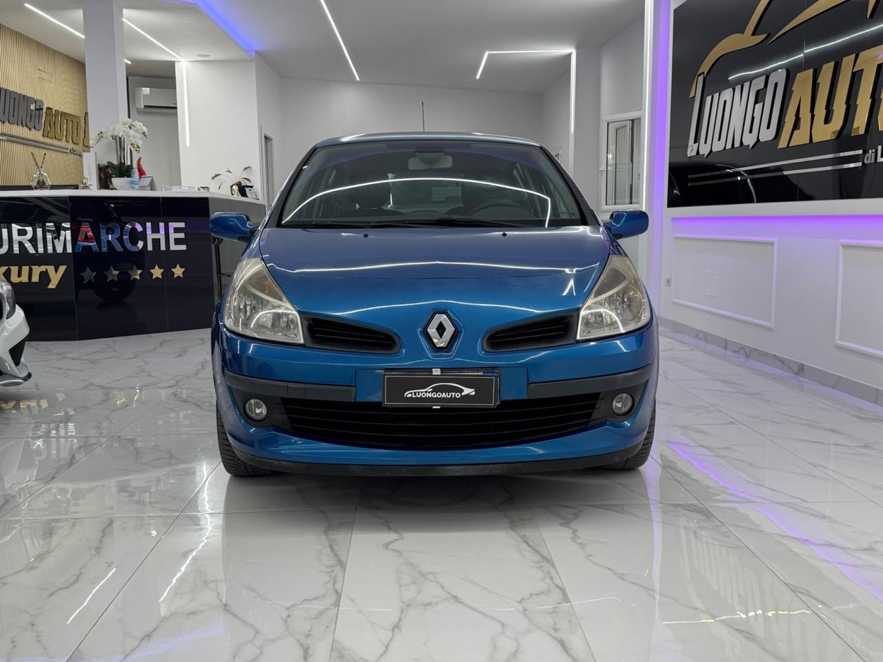 Renault Clio 1.2 16V Luxe-Full Optional