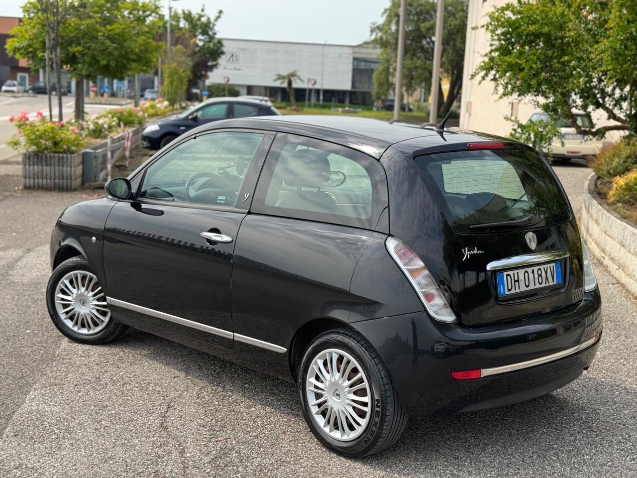 Lancia Ypsilon 1.2 60cv Neopatentati