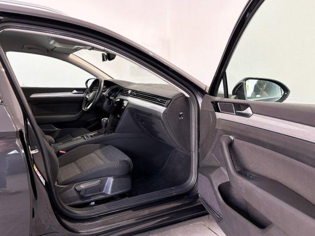 VOLKSWAGEN Passat Variant 2.0 TDI DSG ELEGANCE ---40000km