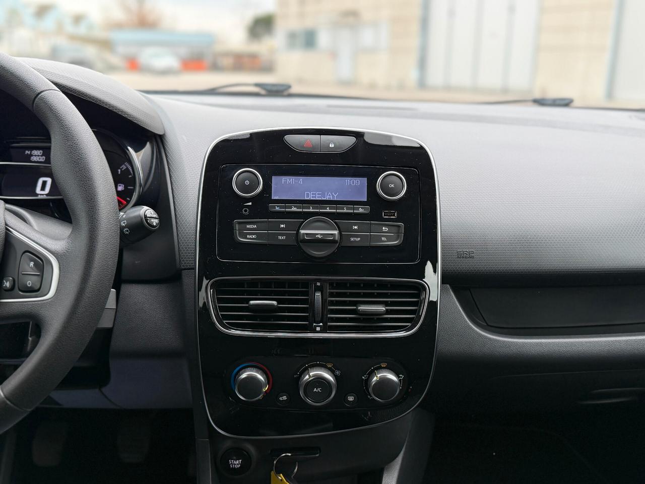 Renault Clio 1.2 75 CV 5 porte Duel