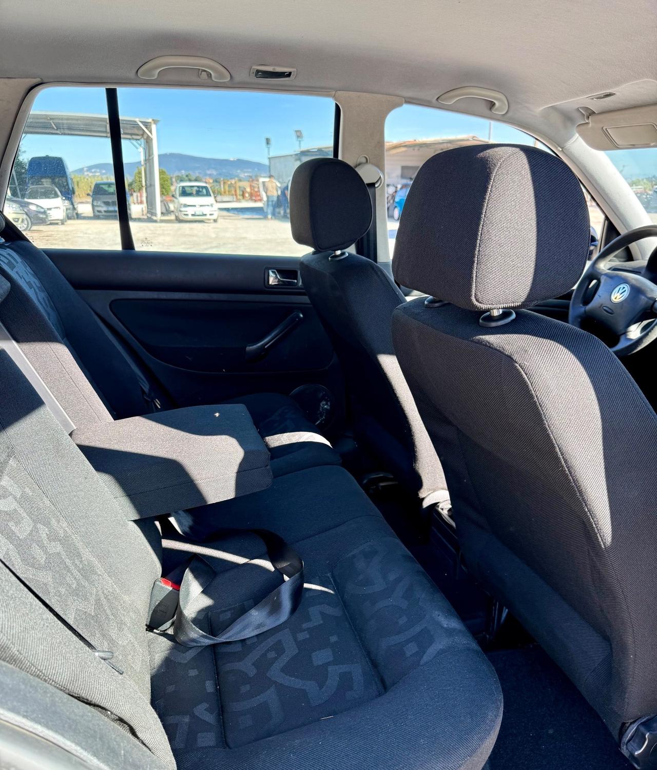 Volkswagen Golf 1.4 Benzina 75cavalli Neopatentati