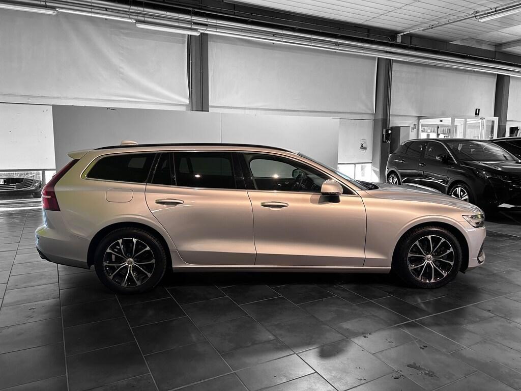 Volvo V60 2.0 B4 Momentum Business Pro