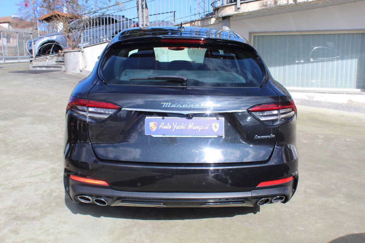 MASERATI - Levante