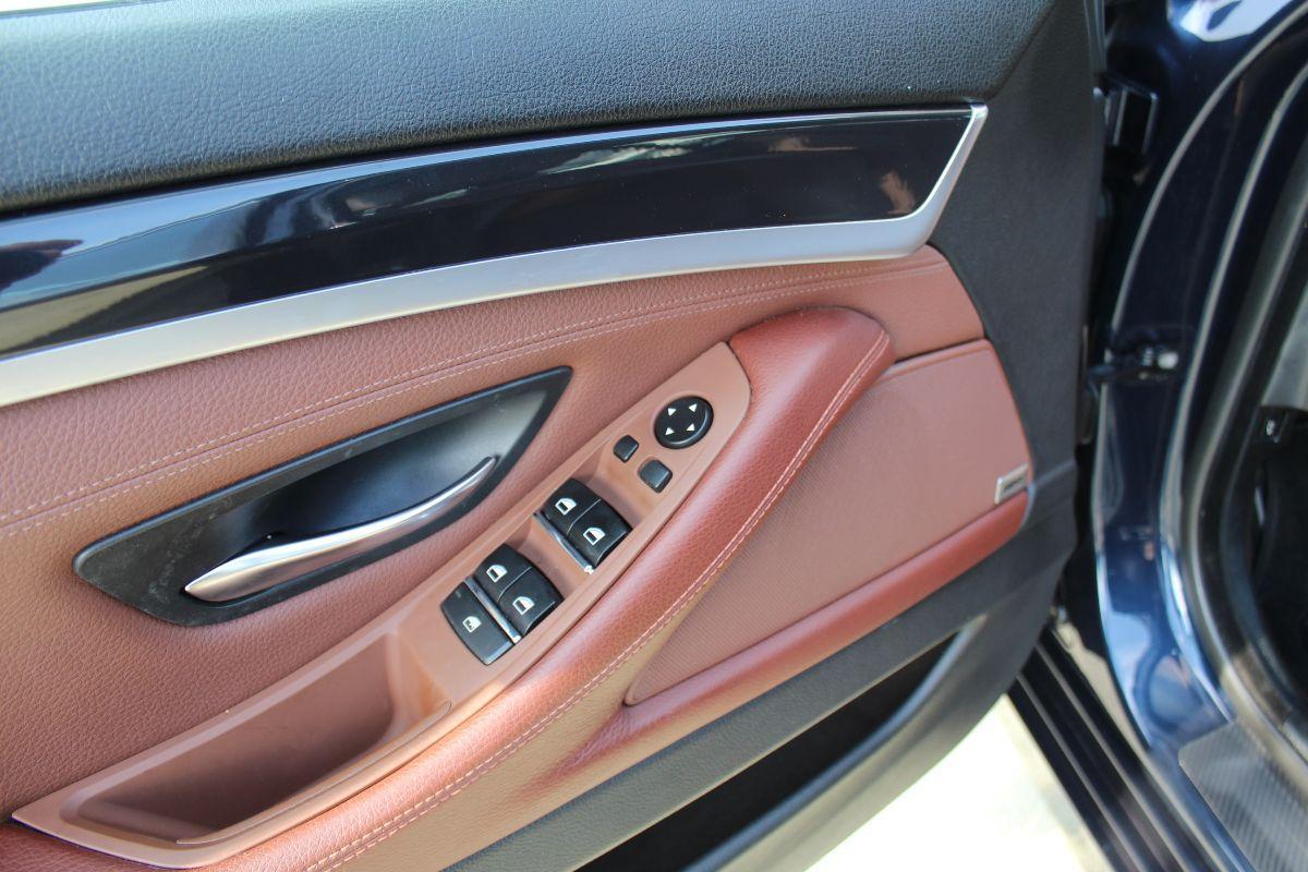 BMW - Serie 5 Touring - 520d Futura